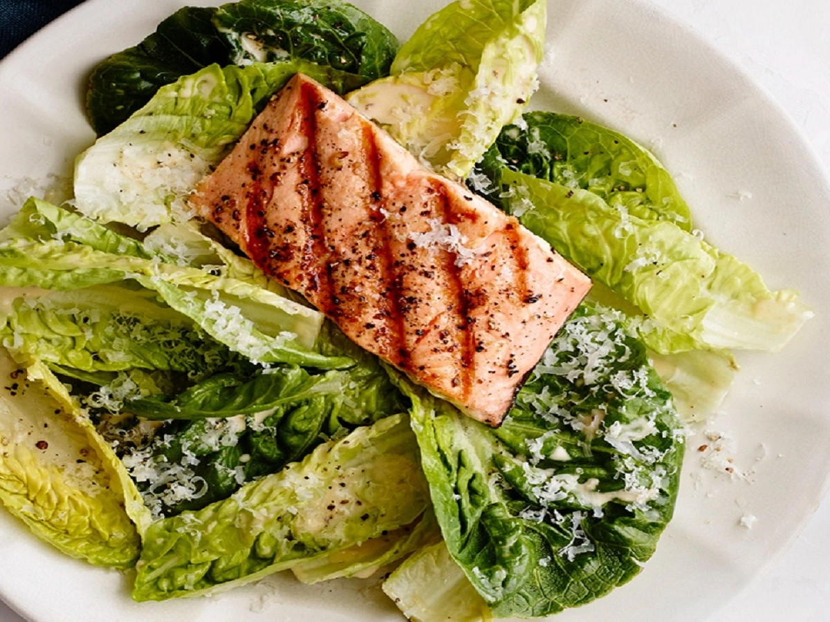 How Many Calories in Salmon Caesar Salad