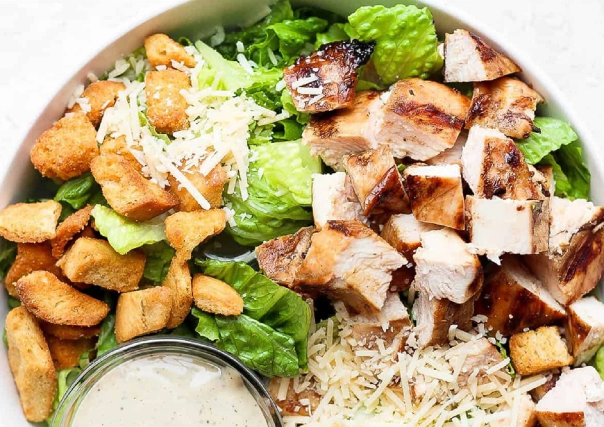 How Many Calories in a Grilled Chicken Caesar Salad