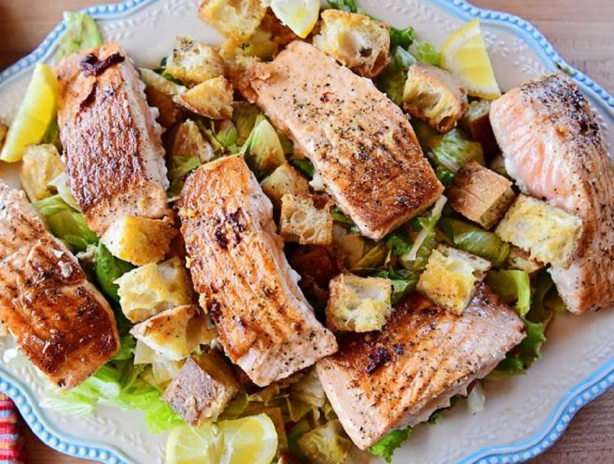 How Many Calories in a Grilled Salmon Caesar Salad