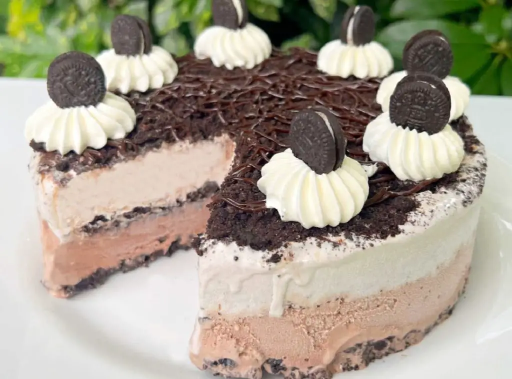 The Ultimate Chocolate Oreo Cake Recipe